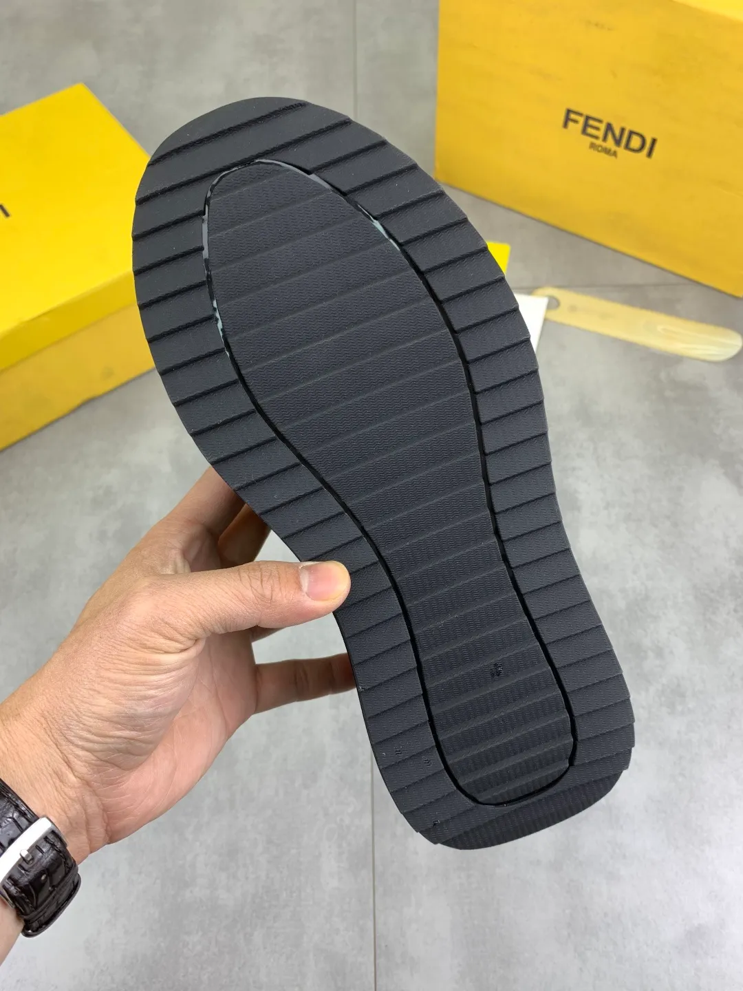 ​Men's shoes 💰P460 💰[New] Little Monster 🆘 New FENDI (Fendi) counter new 🕶️🕶️Simple routing effect, showing an elegant and cool driving shoe 🎬Using imported calfskin + first-layer pigskin lining🐂Excellent material🎬Detailed workmanship 🤗Comfortable foot feel➰➰. ​Pair it with any outfit to show your taste and temperament, low-key luxury ♻️Design ​simple and elegant ​noble and fashionable 🍃​Very loved and favored by trendy men 💓❤️Size: 38-44 (45 46 customized) 3⃣️ colors available